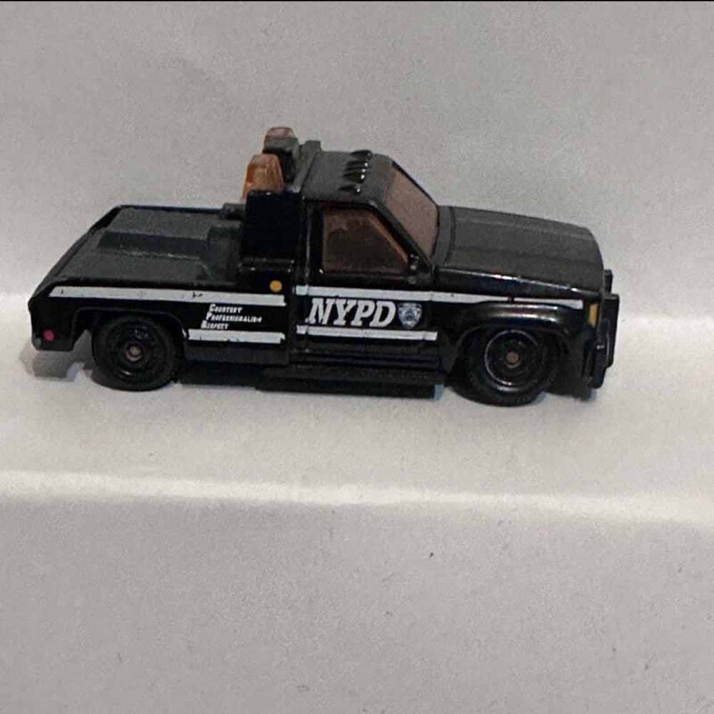 Match Black NYPD Toy Vehicle